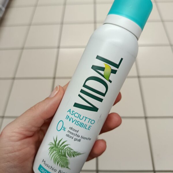 Mousey shod Vidal dezodorant white musk Vidal Dry Invisible White Musk deodorant v spreji 48h, 150ml