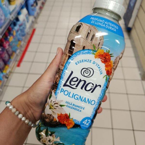 Mousey shop aviváž lenor polignano Lenor Essenze D'Italia Polignano, koncentrovaná aviváž Lila biela a nechtík, 42 praní 882ml