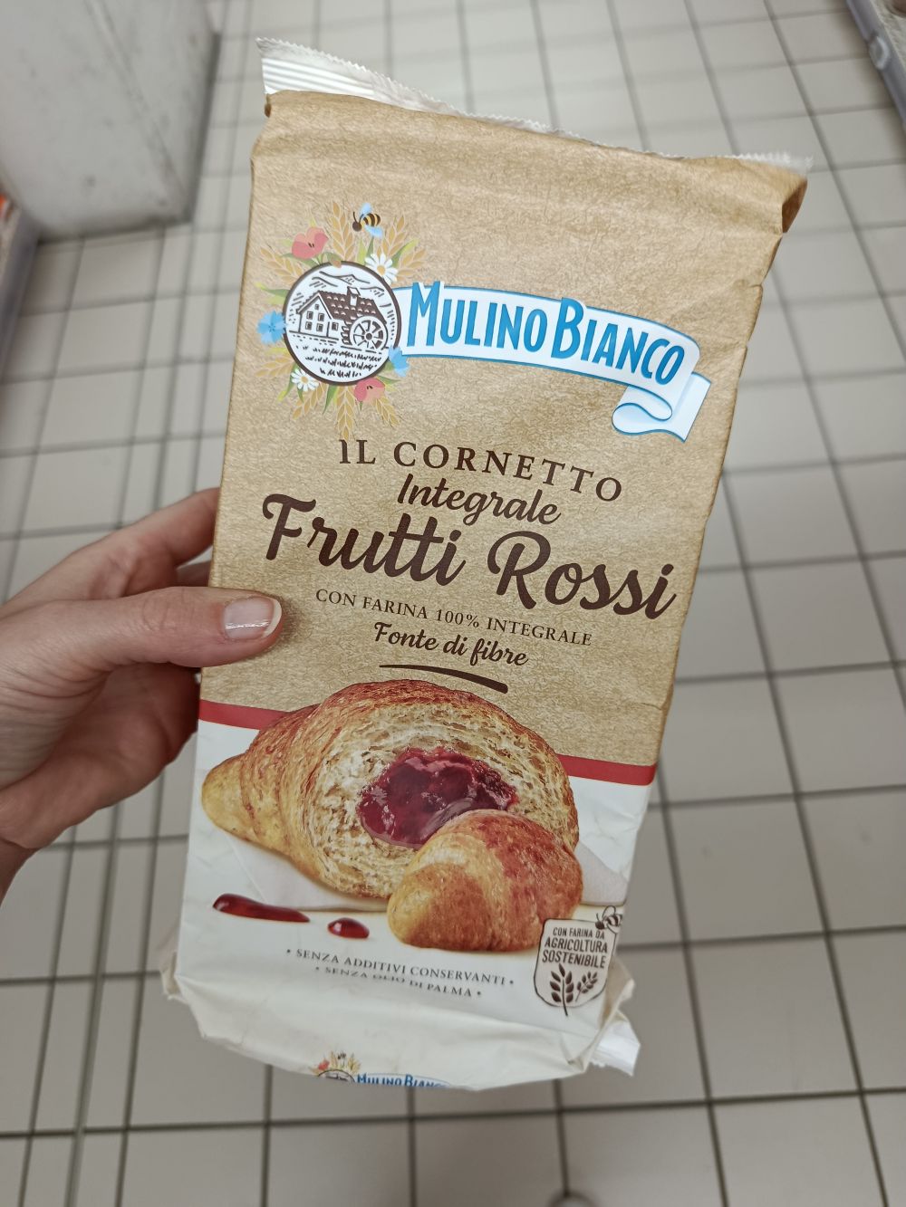 Mulino Bianco celozrnné croissanty s červeným ovocím, 6 kusov, 300g