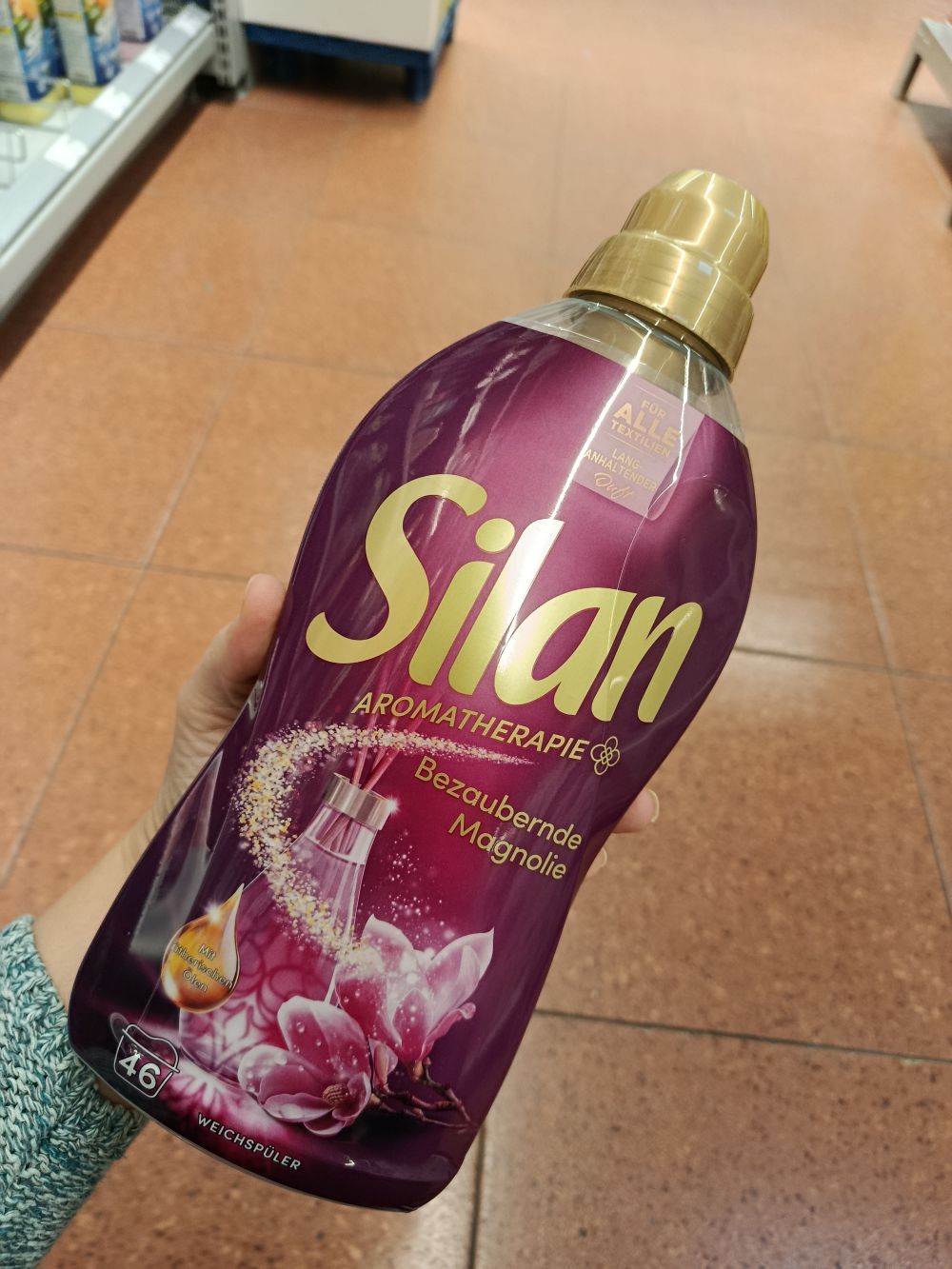 Silan aviváž s očarujúcou vôňou Magnólie, 1,012l/46praní