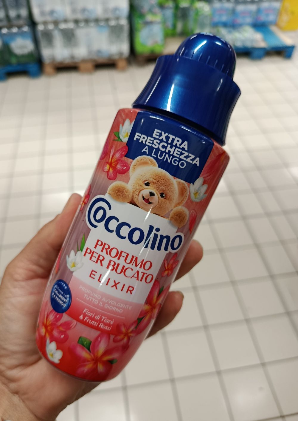 Coccolino prací parfumovaný elixír s vôňou kvetov tiare a červených plodov, 342ml