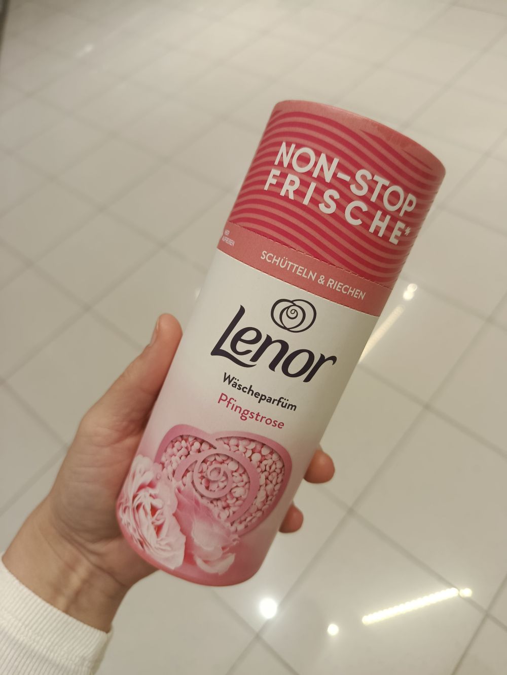 Lenor parfém na pranie s pivoňkou, 155g